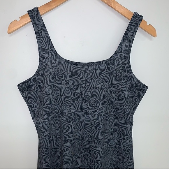 Columbia PFG Dress Women’s Size Small Black Grey Wave Wind Pattern‎ Freezer III - Picture 4 of 13